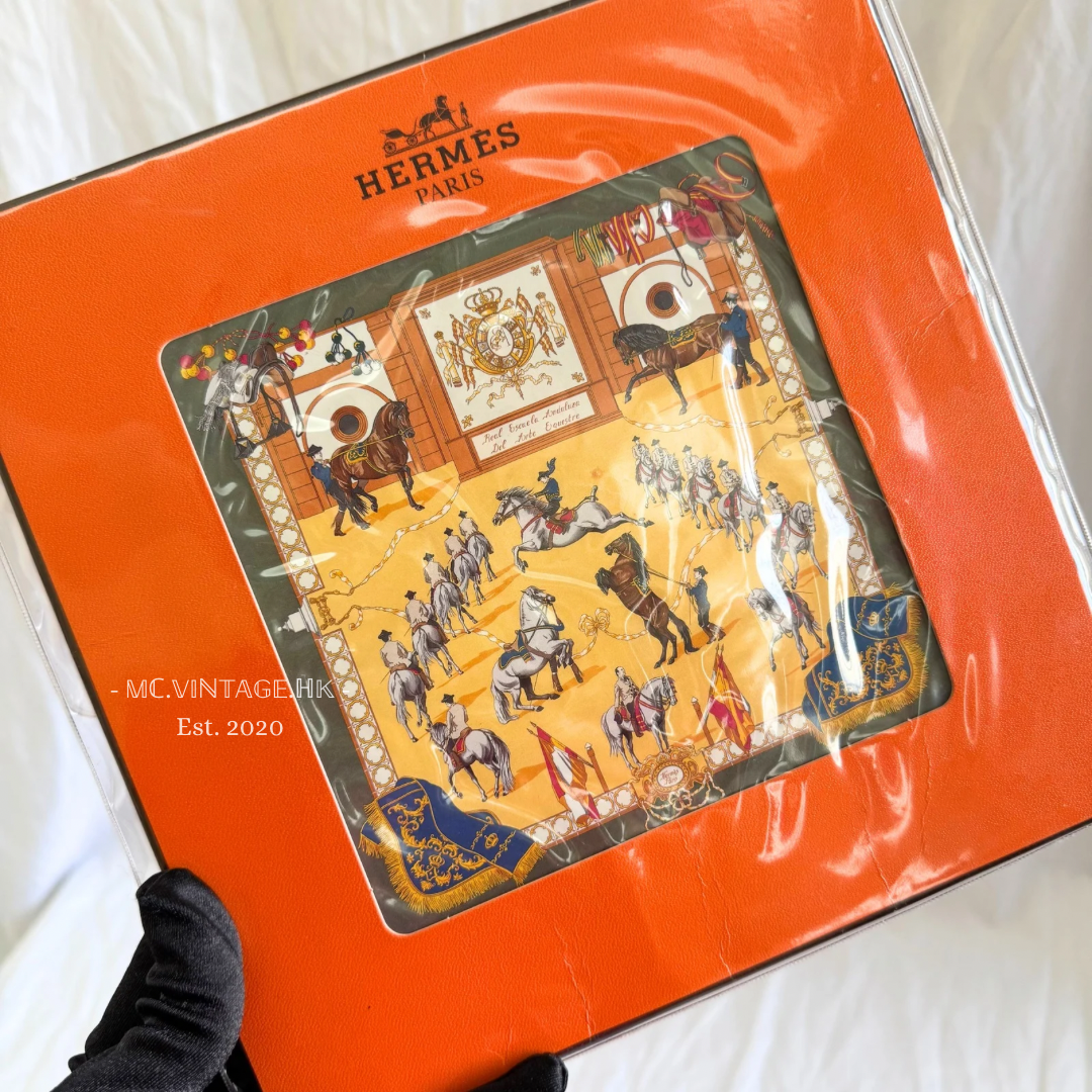 HERMES 90’s Silk Scarf