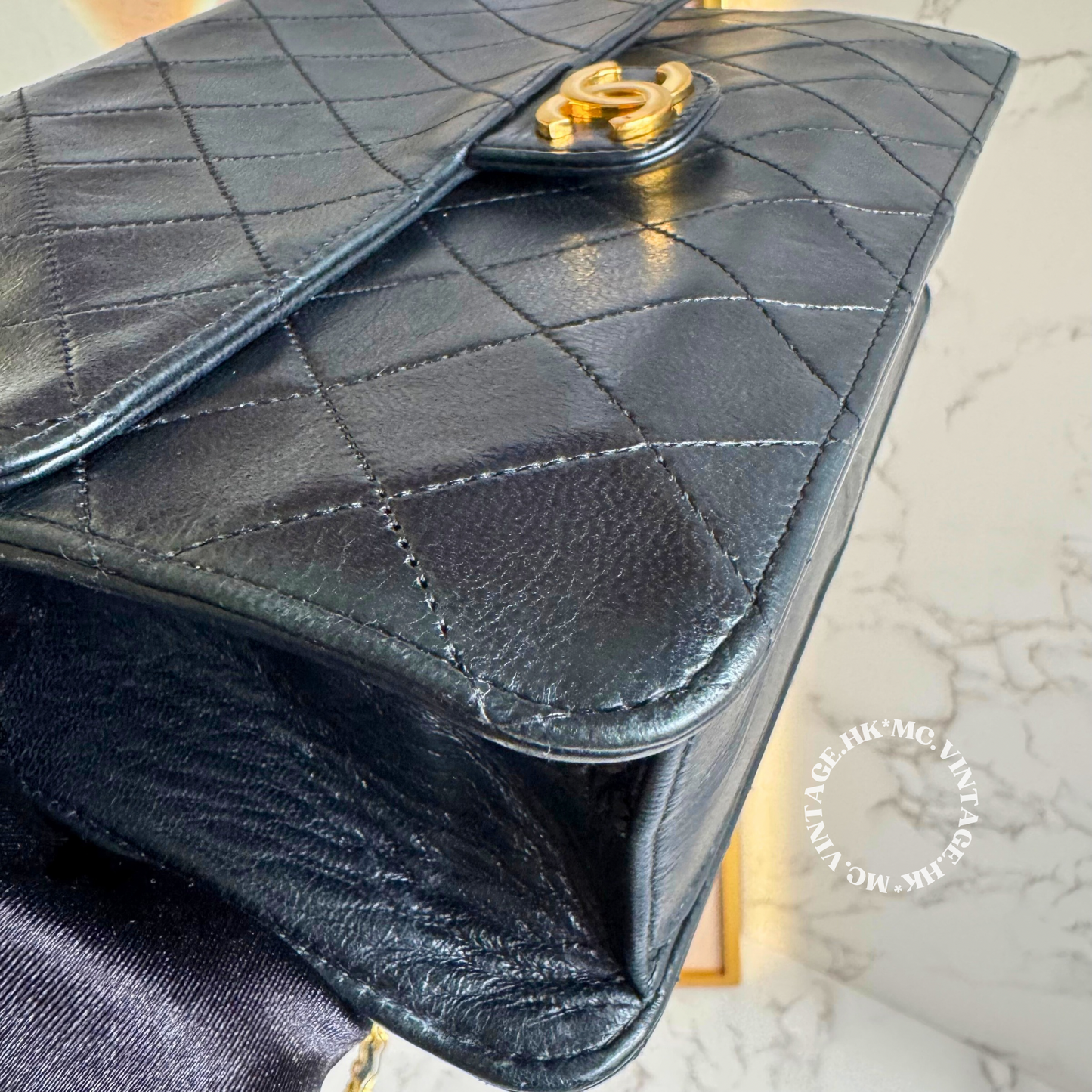 CHANEL Vintage Push-Lock Bag