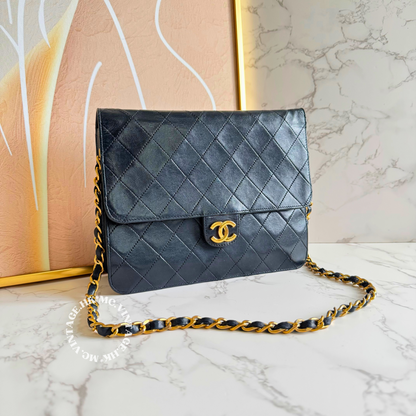 CHANEL Vintage Push-Lock Bag