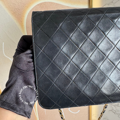 CHANEL Vintage Push-Lock Bag