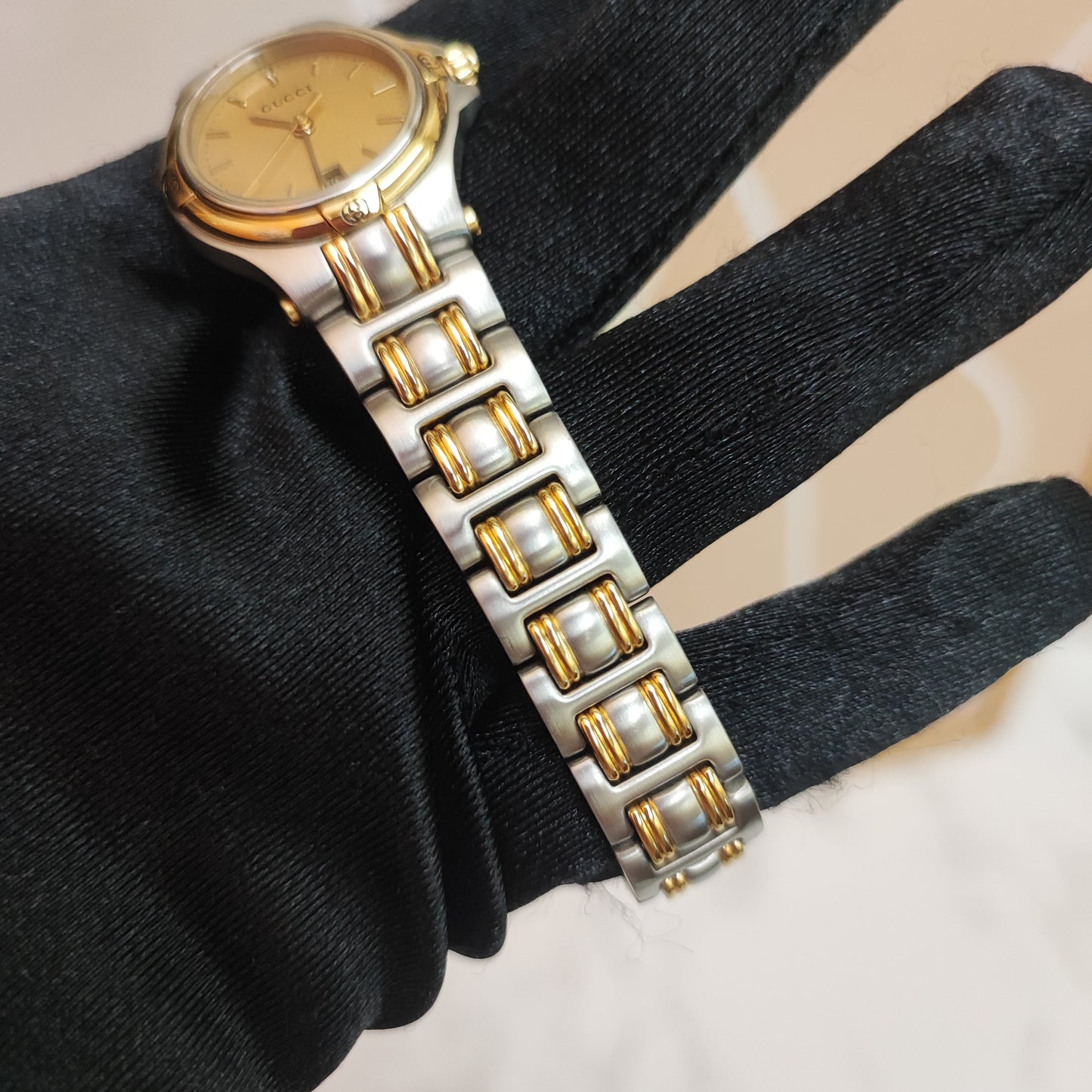 GUCCI Vintage Watch