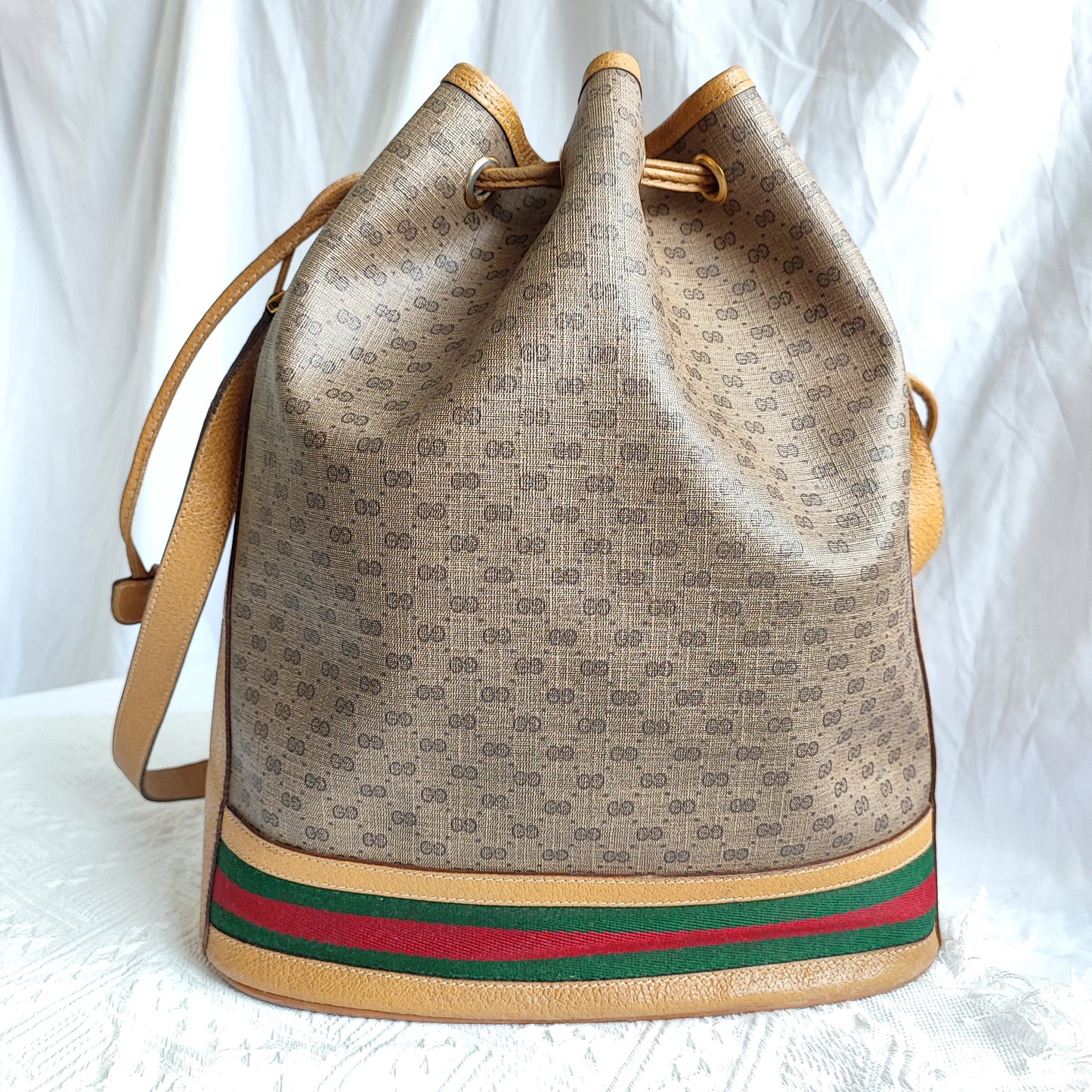 GUCCI Vintage Bucket Bag