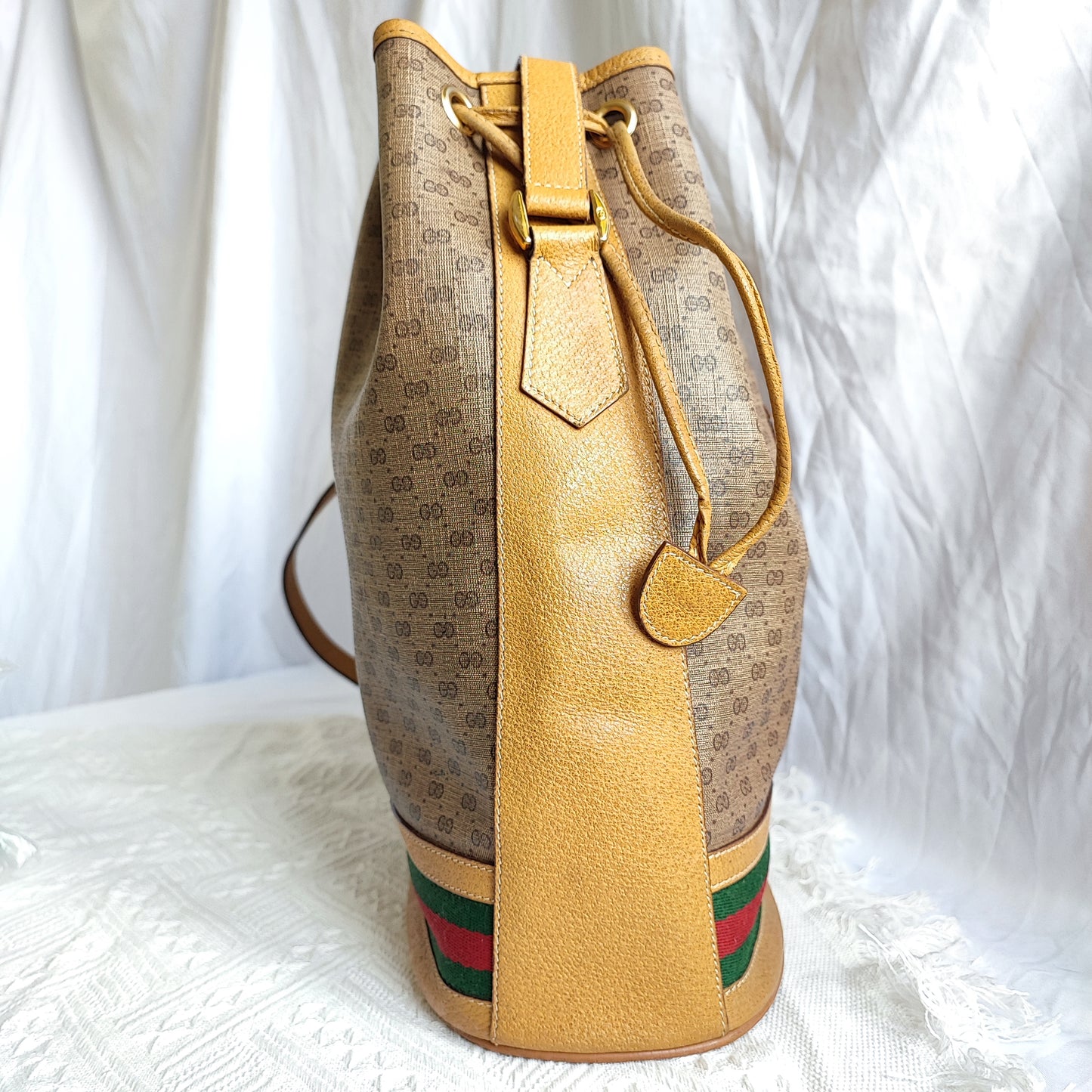 GUCCI Vintage Bucket Bag