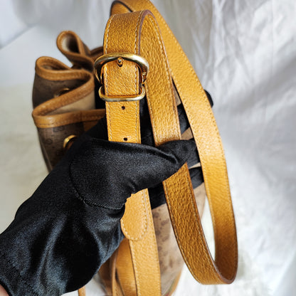 GUCCI Vintage Bucket Bag